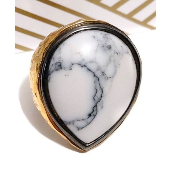 18k Yellow Gold 10 Microns Plated Ring Black and White Pear Shape Stone Size 6.5 - Picture 3 of 12